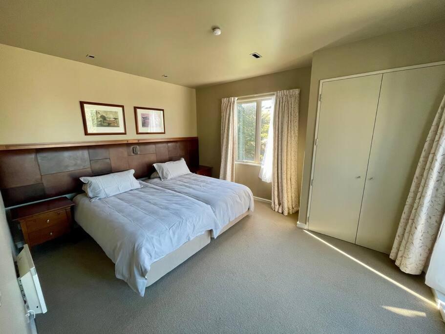 Terrace Downs 2 Bedroom Apartment Windwhistle Экстерьер фото